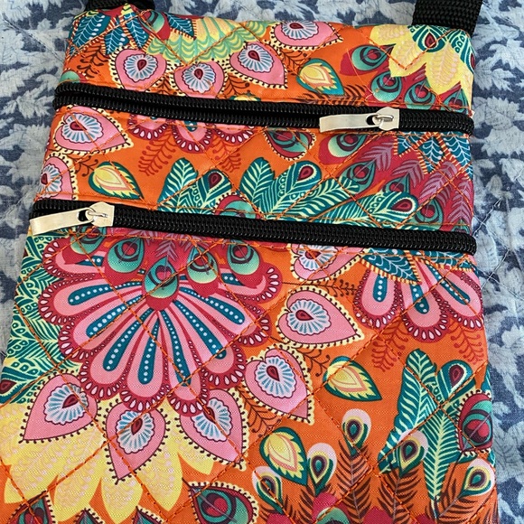 NWT Cross Body Bag - Functional & Fun 🤗 - Picture 2 of 4